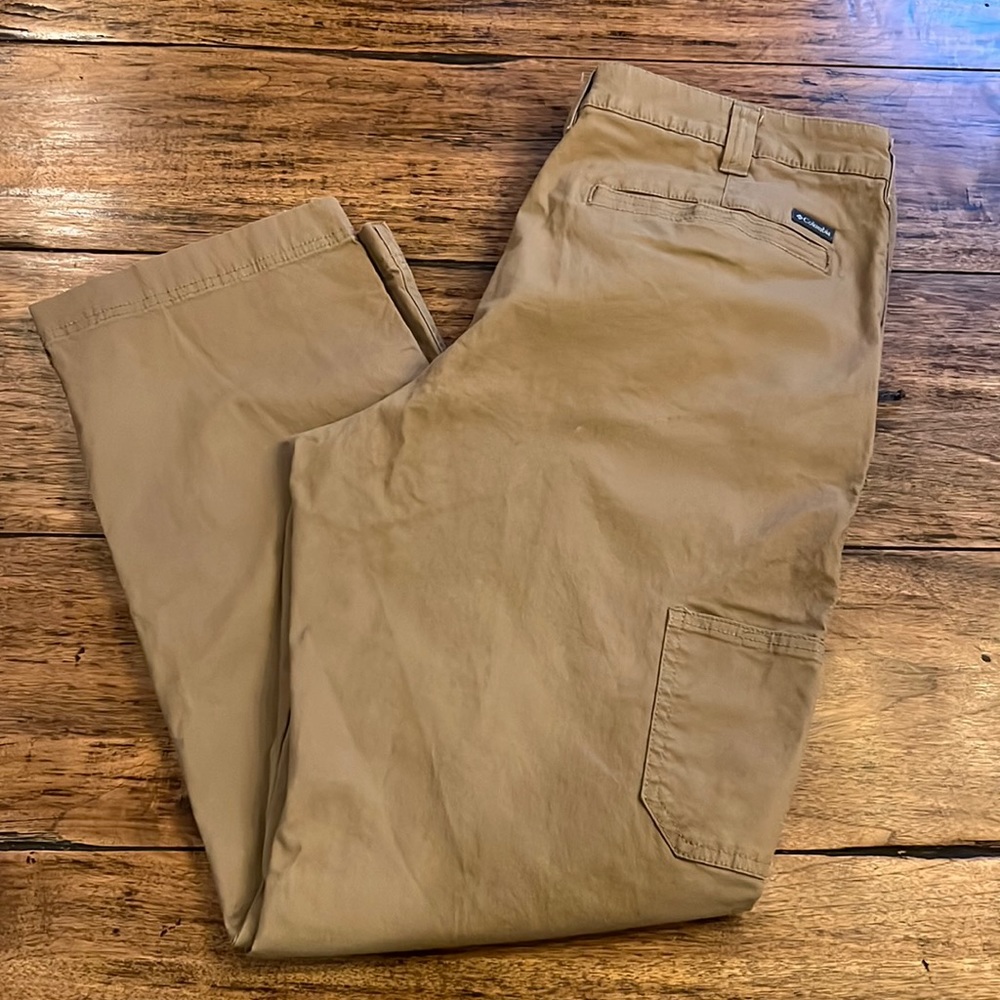 Columbia Tan Regular Fit Hiking Pants.  Size 40x32